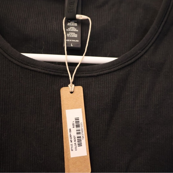 SKIMS Black Ribbed Sleeveless Crop Tank Top - Picture 2 of 3